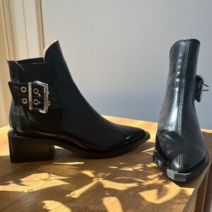 Ganni Black Ankle Boots Sleek Design